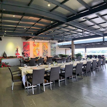 Savana Hotel & Convention Malang Extérieur photo
