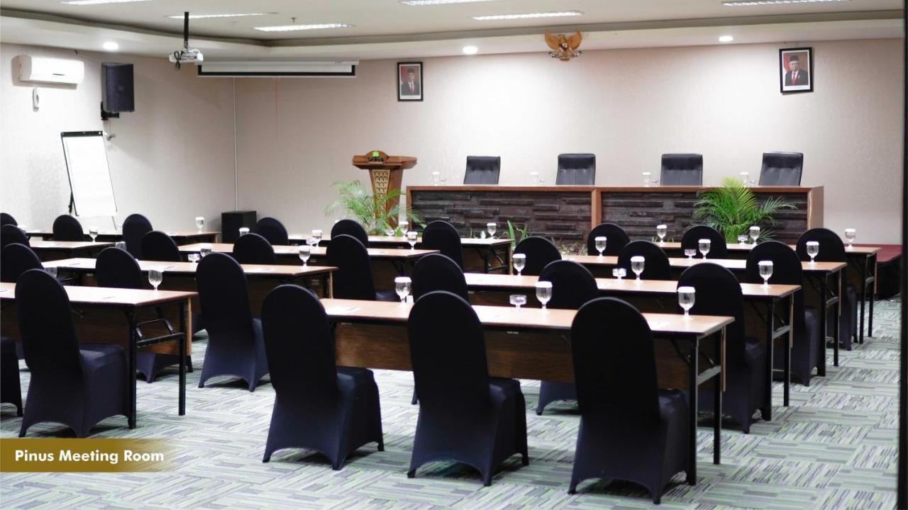Savana Hotel & Convention Malang Extérieur photo