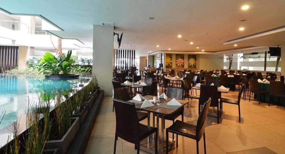 Savana Hotel & Convention Malang Extérieur photo