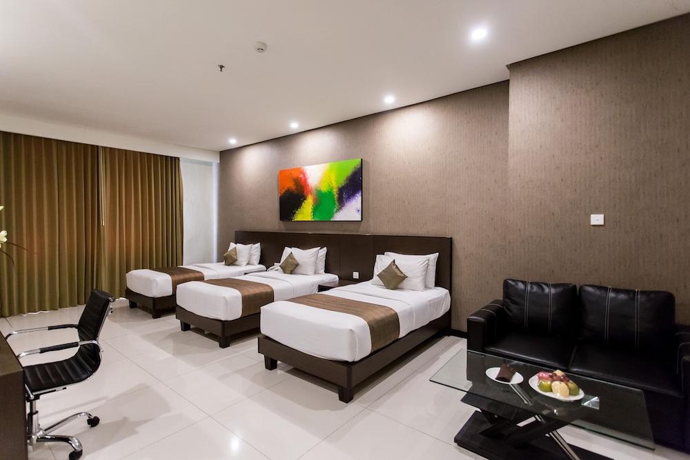 Savana Hotel & Convention Malang Extérieur photo