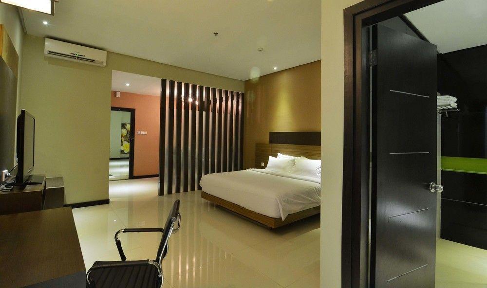 Savana Hotel & Convention Malang Extérieur photo