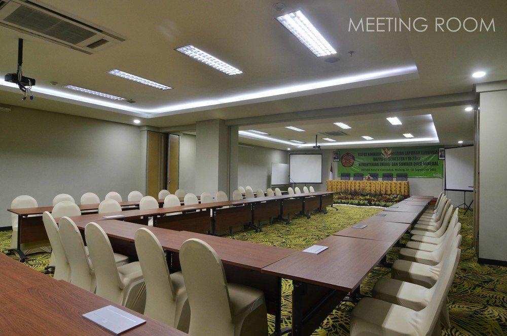 Savana Hotel & Convention Malang Extérieur photo