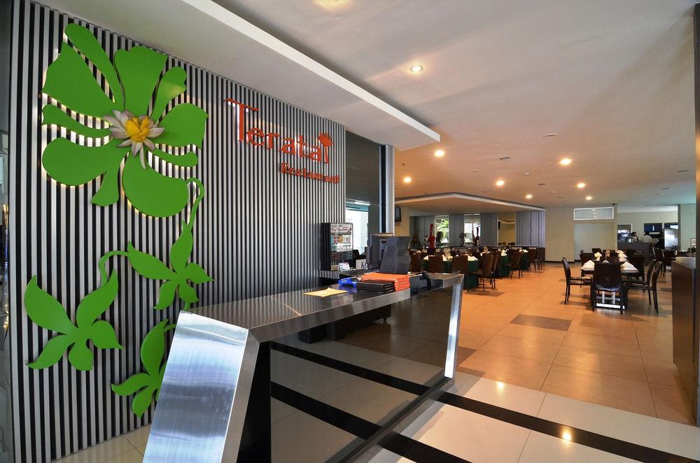 Savana Hotel & Convention Malang Extérieur photo
