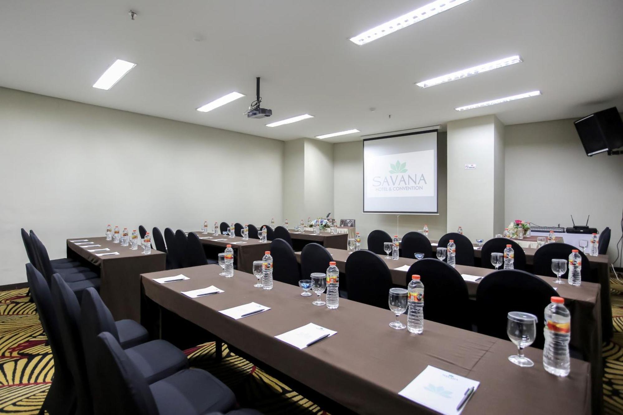 Savana Hotel & Convention Malang Extérieur photo