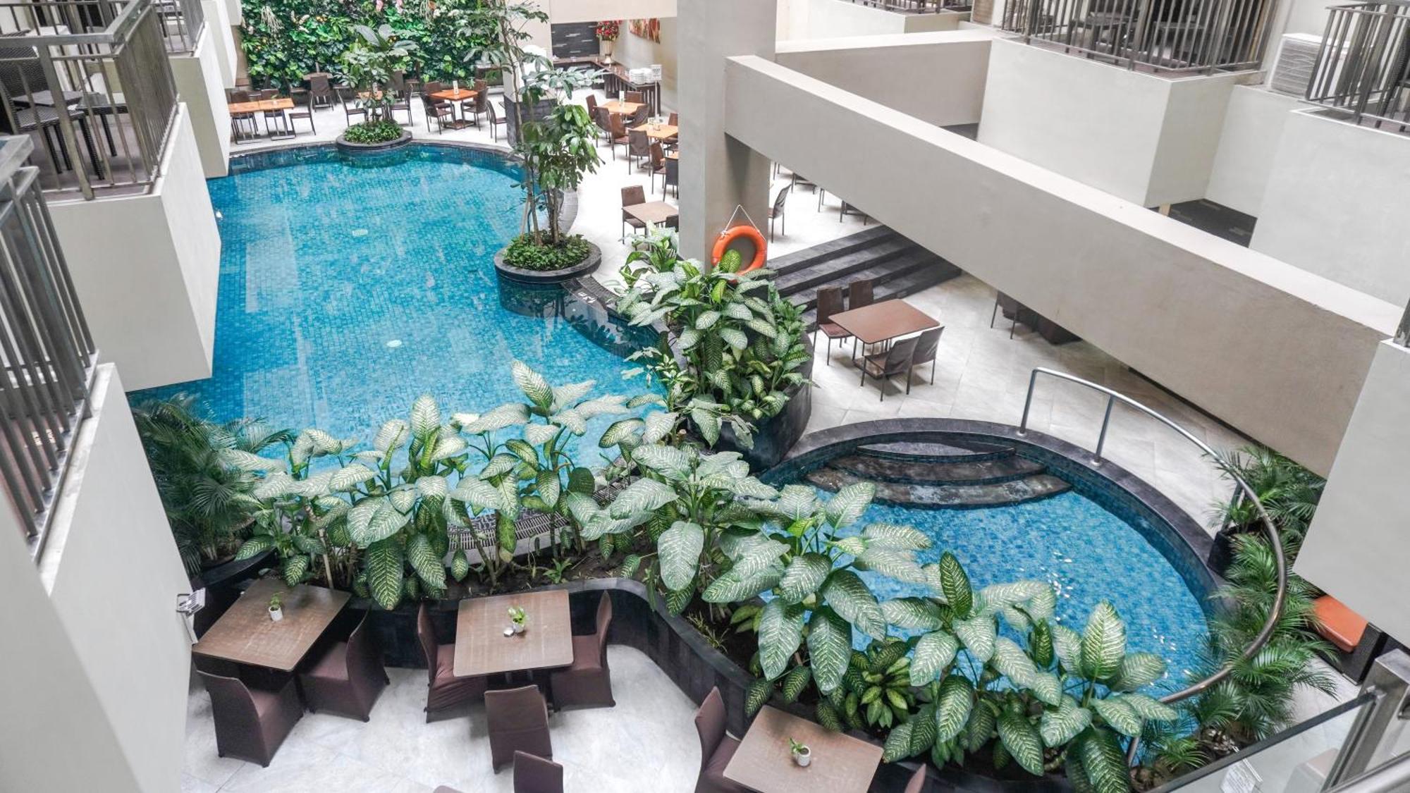 Savana Hotel & Convention Malang Extérieur photo
