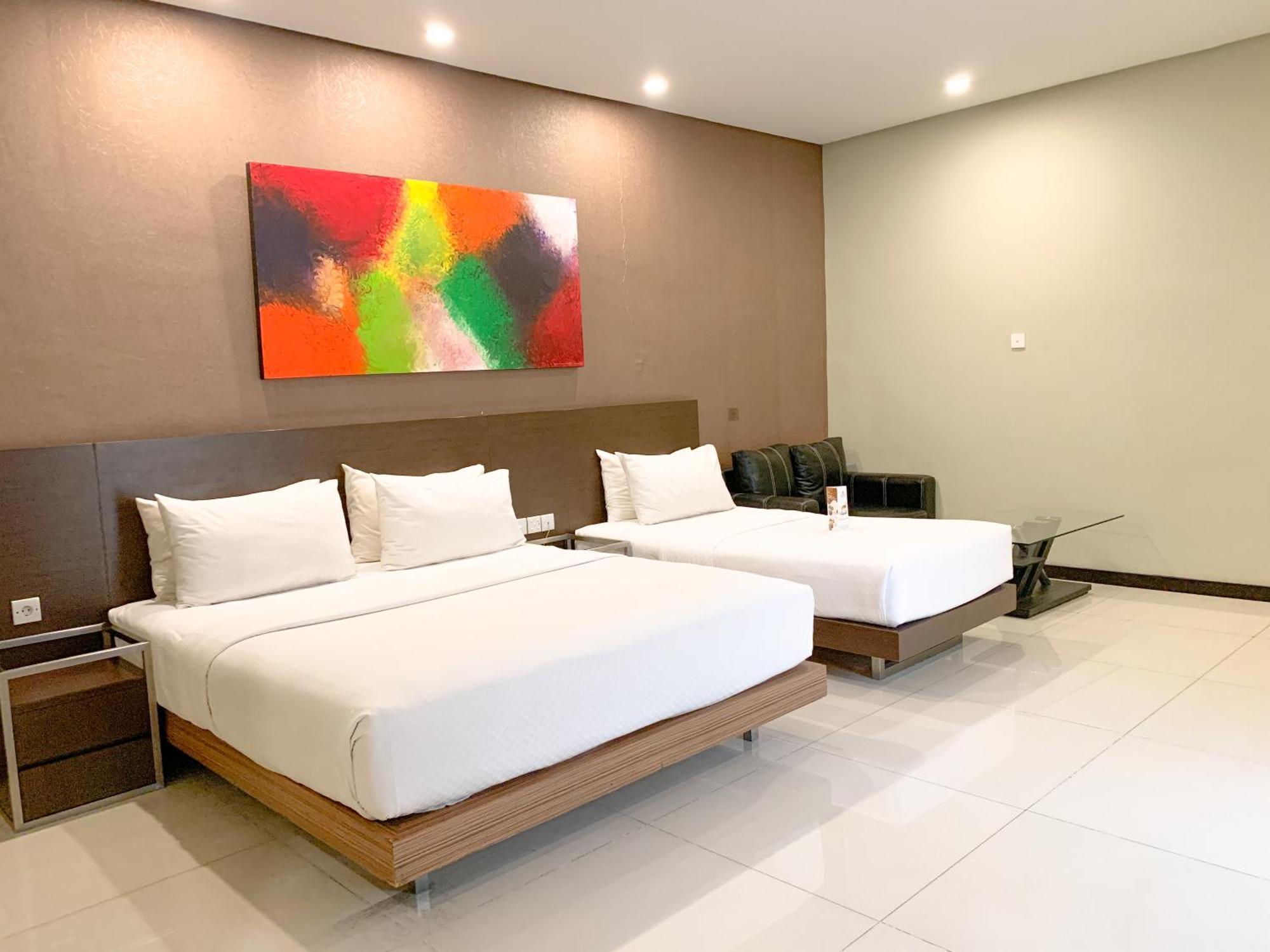 Savana Hotel & Convention Malang Extérieur photo